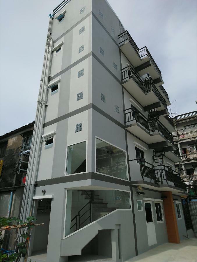 808 Bangkok Apartment Bagian luar foto